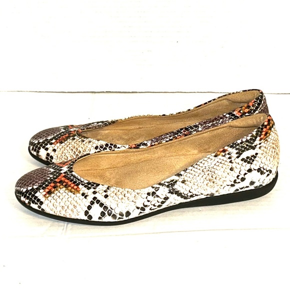 Naturalizer Shoes Vivienne Ballet Flats Womens Size 9M Snake Skin Print Slip On - Picture 3 of 11